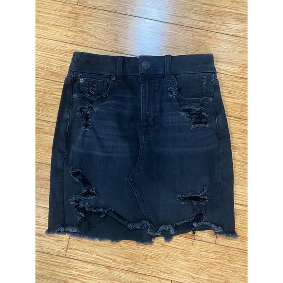 American Eagle Next Level Stretch Black Denim Mini Skirt Women Sz 2 Distressed - Picture 1 of 11